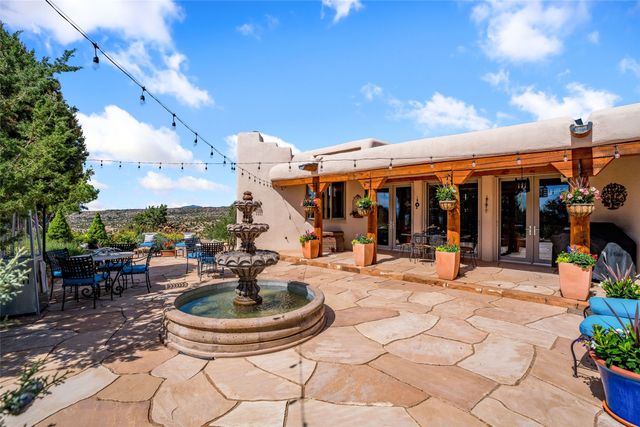 66 Three Rock Road, Santa Fe, NM 87506