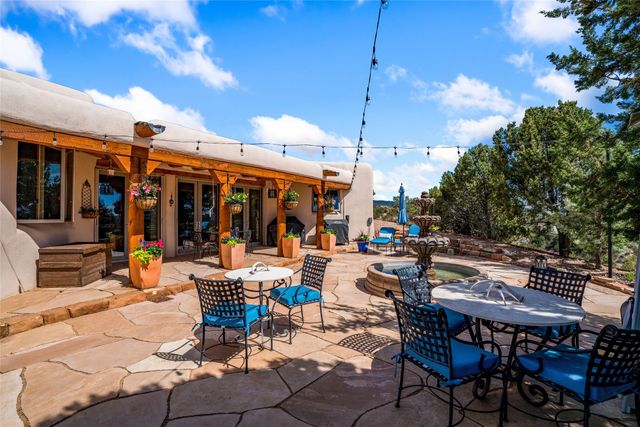 66 Three Rock Road, Santa Fe, NM 87506
