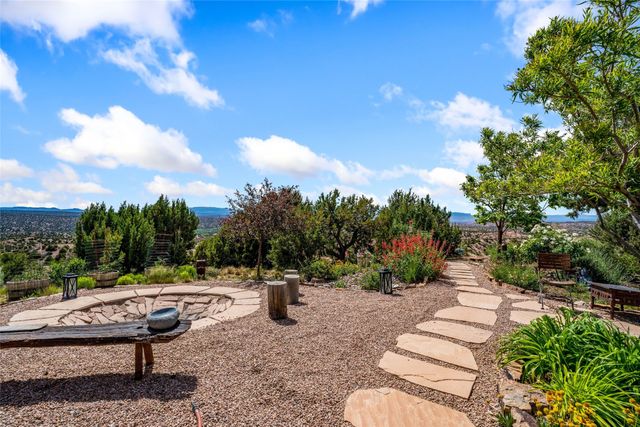 66 Three Rock Road, Santa Fe, NM 87506