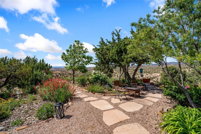 66 Three Rock Road, Santa Fe, NM 87506