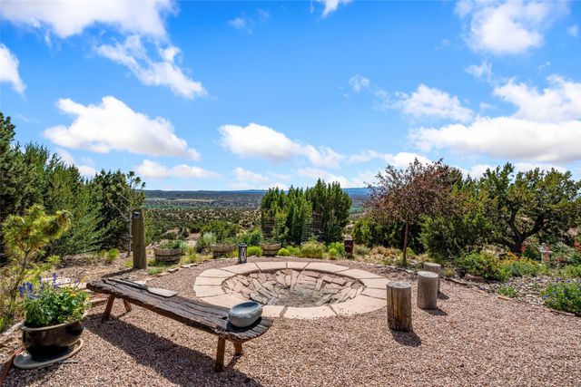 66 Three Rock Road, Santa Fe, NM 87506