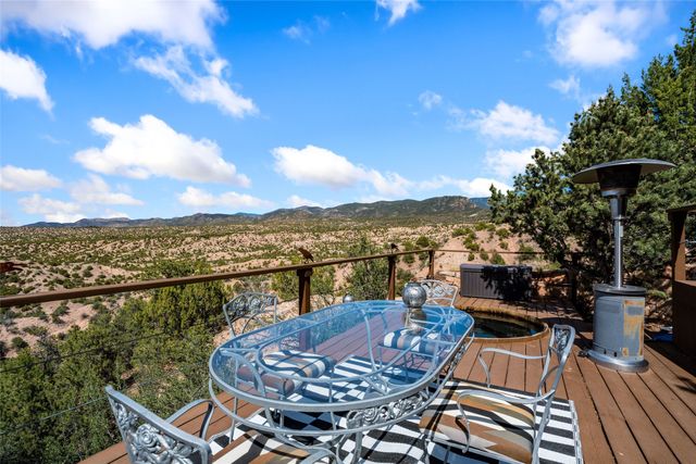 66 Three Rock Road, Santa Fe, NM 87506
