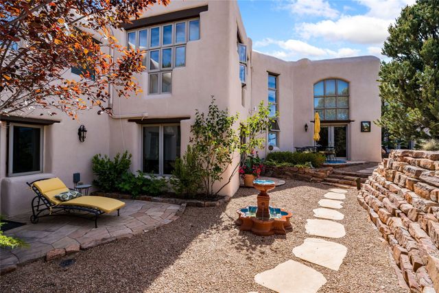 66 Three Rock Road, Santa Fe, NM 87506