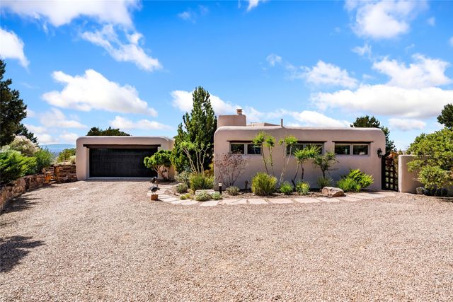 66 Three Rock Road, Santa Fe, NM 87506