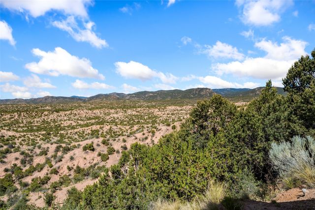 66 Three Rock Road, Santa Fe, NM 87506