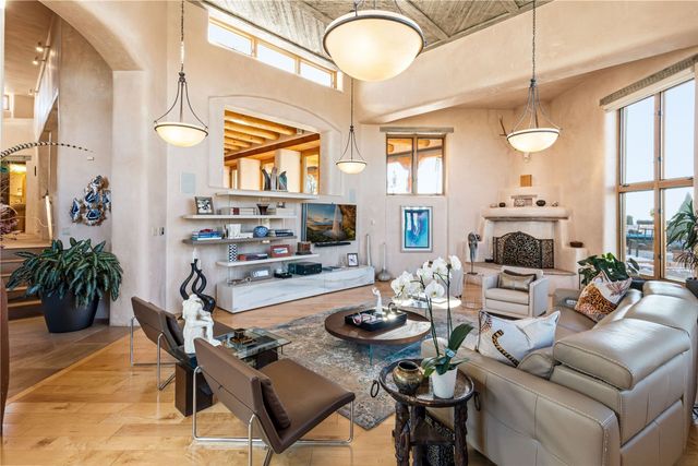 66 Three Rock Road, Santa Fe, NM 87506