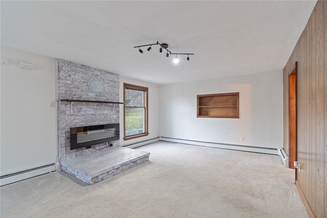 21 Maple Street, Lyons, NY 14489