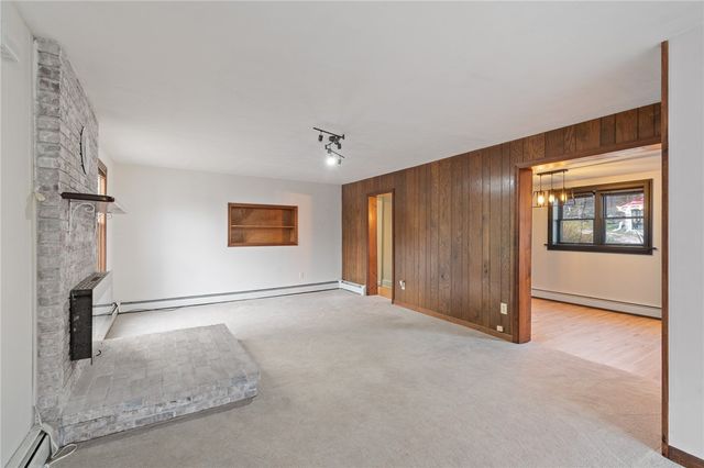 21 Maple Street, Lyons, NY 14489