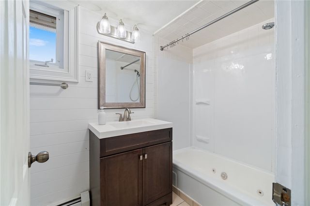 21 Maple Street, Lyons, NY 14489