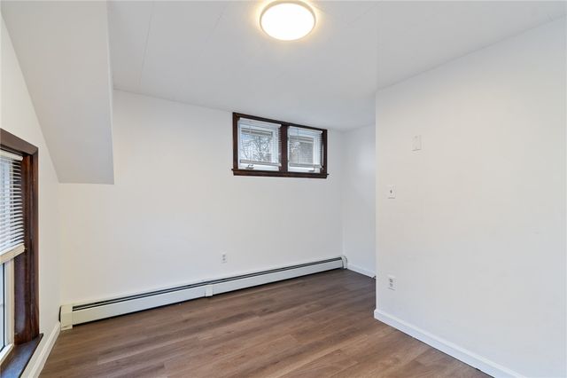 21 Maple Street, Lyons, NY 14489