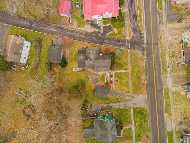 21 Maple Street, Lyons, NY 14489