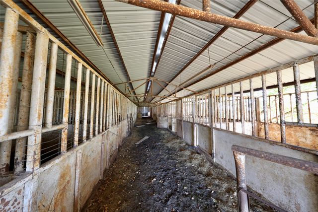 1600 County Road 1109a, Rio Vista, TX 76093