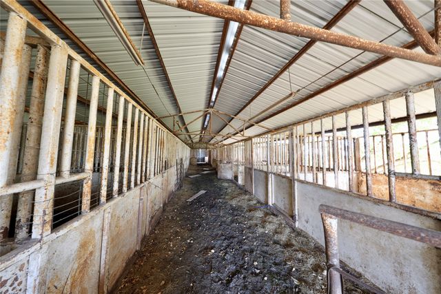 1600 County Road 1109a, Rio Vista, TX 76093