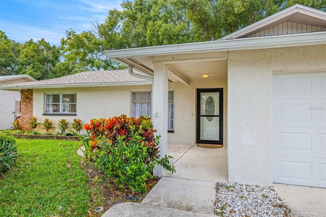 142 STAFFORD CIRCLE, Palm Harbor, FL 34684