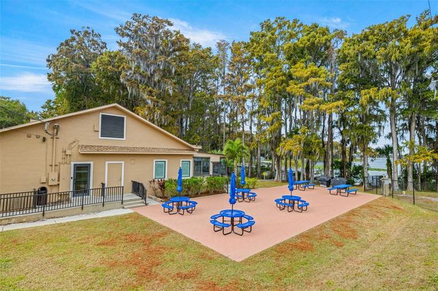 142 STAFFORD CIRCLE, Palm Harbor, FL 34684