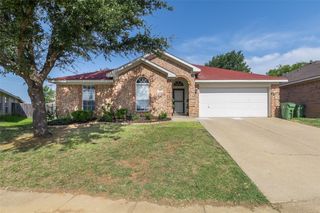 308 Mcmurtry Drive, Arlington, TX 76002