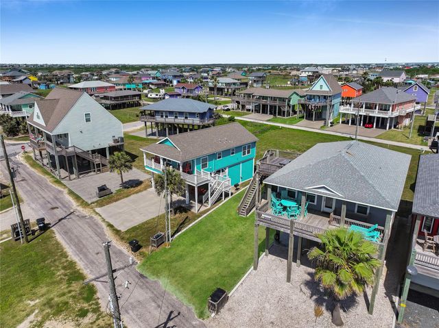 1811 Redfish Lane, Crystal Beach, TX 77650