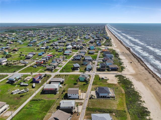 1811 Redfish Lane, Crystal Beach, TX 77650