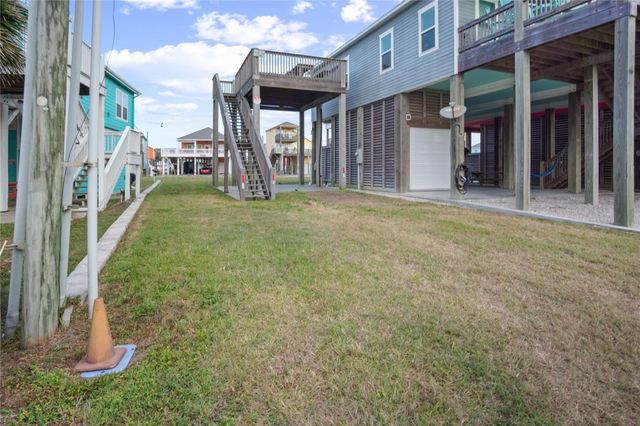 1811 Redfish Lane, Crystal Beach, TX 77650