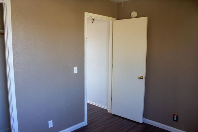700 N Faircrest DR, Buda, TX 78610