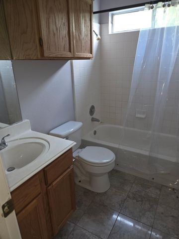 700 N Faircrest DR, Buda, TX 78610