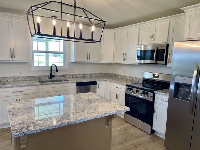 104 Donald Rd, Lafayette, TN 37083
