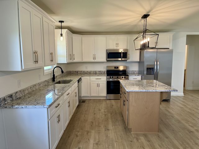 104 Donald Rd, Lafayette, TN 37083