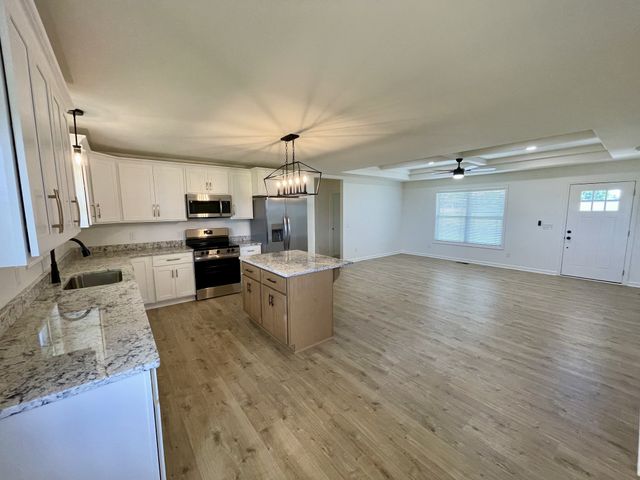 104 Donald Rd, Lafayette, TN 37083