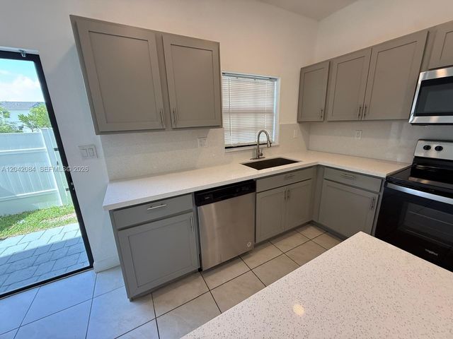 669 SW 11th Street, Florida City, FL 33034