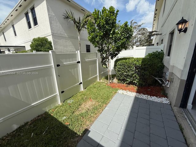 669 SW 11th Street, Florida City, FL 33034