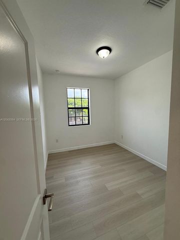 669 SW 11th Street, Florida City, FL 33034