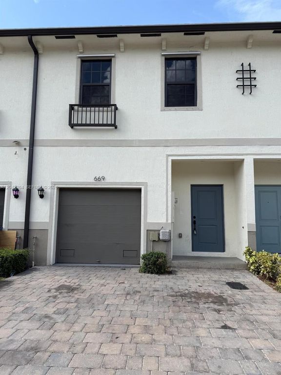 669 SW 11th Street, Florida City, FL 33034
