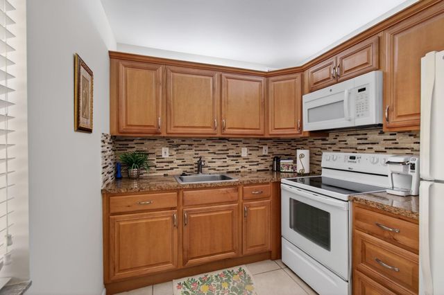 773 Burgundy Q, Delray Beach, FL 33484