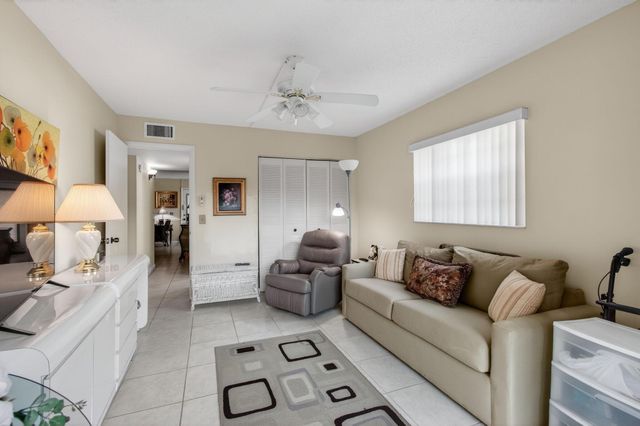 773 Burgundy Q, Delray Beach, FL 33484