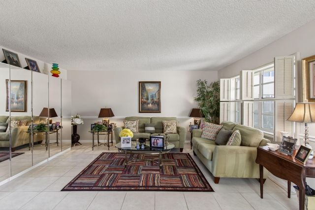 773 Burgundy Q, Delray Beach, FL 33484