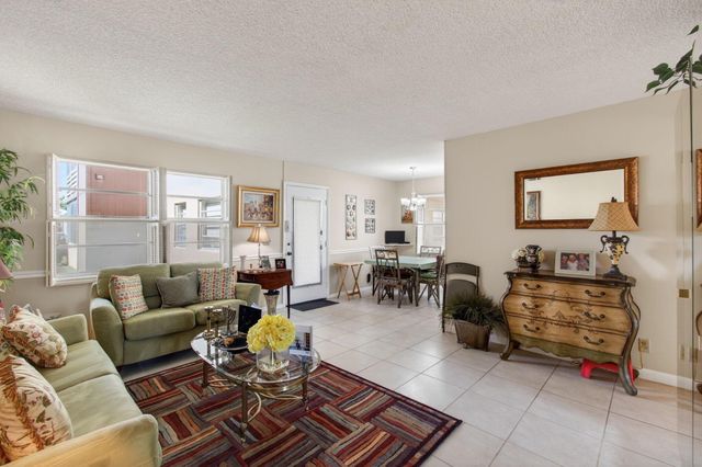 773 Burgundy Q, Delray Beach, FL 33484