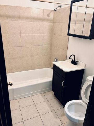 2613 W Capitol DRIVE, Milwaukee, WI 53206