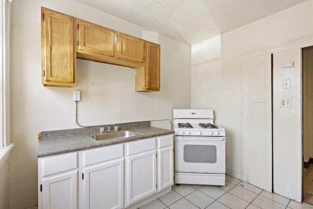 2613 W Capitol DRIVE, Milwaukee, WI 53206