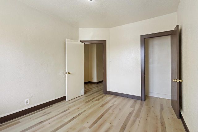 2613 W Capitol DRIVE, Milwaukee, WI 53206