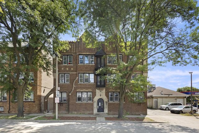 2613 W Capitol DRIVE, Milwaukee, WI 53206