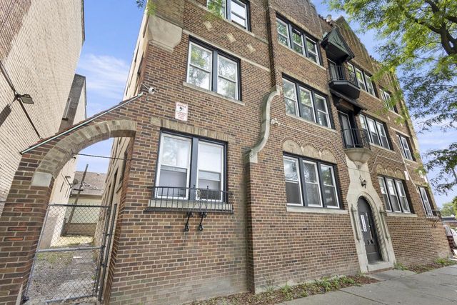 2613 W Capitol DRIVE, Milwaukee, WI 53206