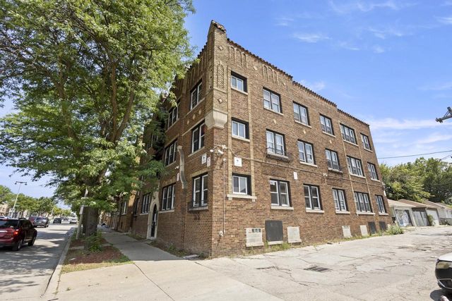 2613 W Capitol DRIVE, Milwaukee, WI 53206