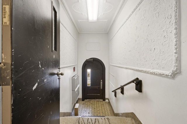 2613 W Capitol DRIVE, Milwaukee, WI 53206