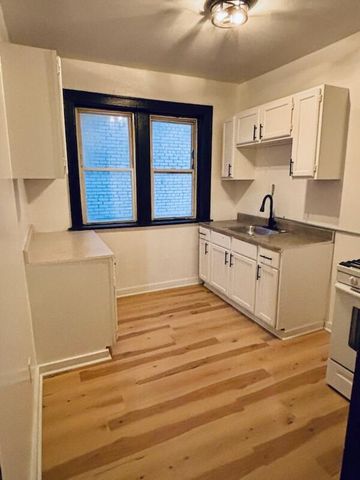 2613 W Capitol DRIVE, Milwaukee, WI 53206