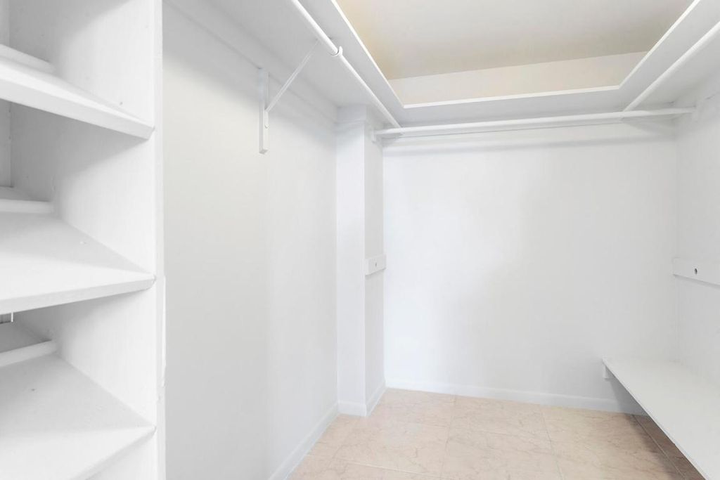 Image 15 of property listing at 2860 S Ocean Boulevard 210, Palm Beach, FL 33480