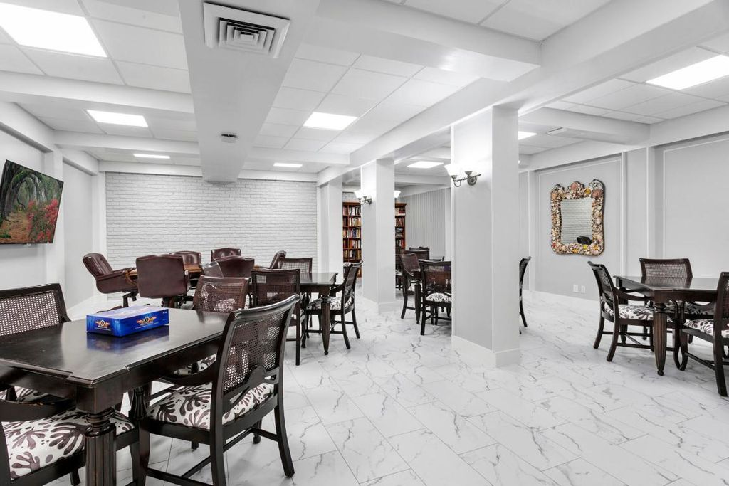 Image 24 of property listing at 2860 S Ocean Boulevard 210, Palm Beach, FL 33480