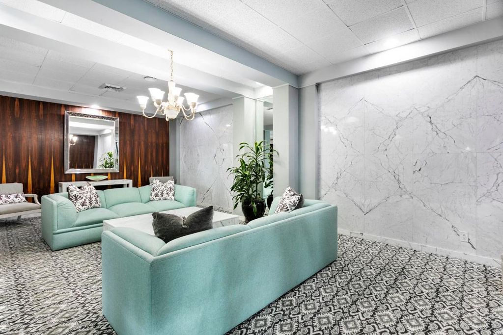 Image 26 of property listing at 2860 S Ocean Boulevard 210, Palm Beach, FL 33480