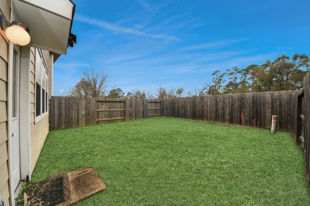 17267 Oakwood Chase Drive, Spring, TX 77379