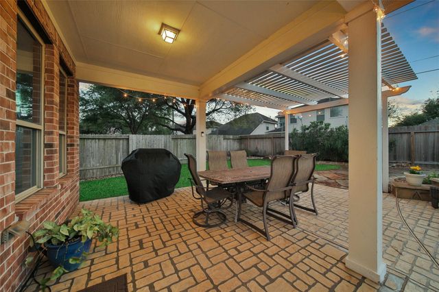 6006 Emberwood Falls Drive, Katy, TX 77494