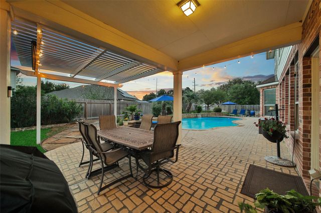 6006 Emberwood Falls Drive, Katy, TX 77494